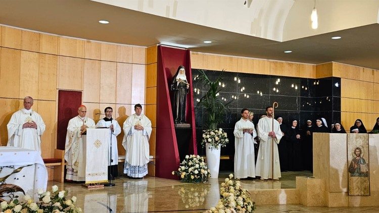 Um momento da celebração presidida pelo cardeal Prevost