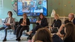 Margherita Cassano, zweite von links, bei der Begegnung in Rondine