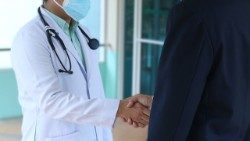 Il Papa nell'udienza all'associazione “Somos Community Care” si è soffermato sul ruolo del medico di famiglia.