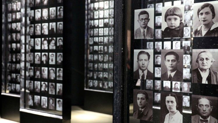 Ахвяры Халакосту