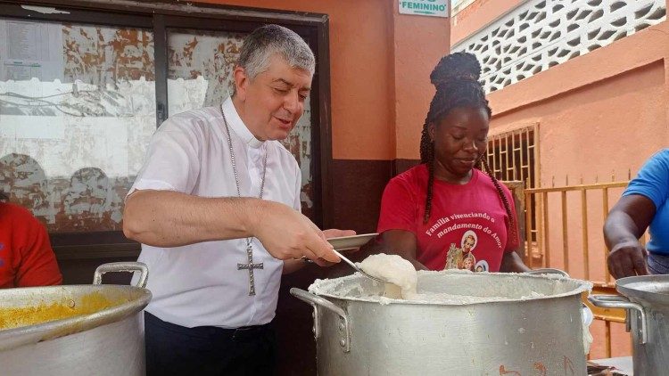 Dom Giovanni Gaspari em Angola