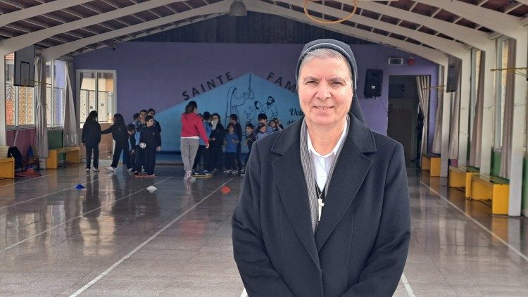 Soeur Marie-Antoinette Saadé au collège Notre-Dame de Sahel Alma (O.B)