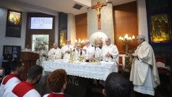 2024.03.12 Mons. Paul Richard Gallagher alla celebrazione Eucaristica alla Parrocchia latina di Swefieh ad Amman, Giordania
