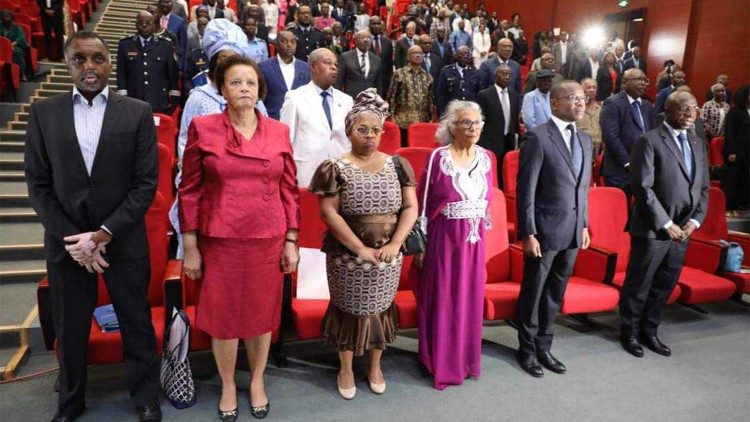 Participantes no Colóquio Internacional sobre centenário de Amílcar Cabral (Luanda, Angola)