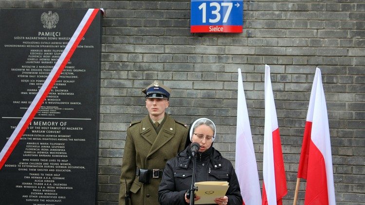 Ceremony to inaugurate the plaque dedicated to the sister who risked their lives to save Jews during the Nazi occupation