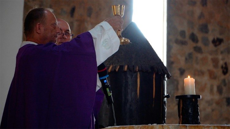Fr. Peter celebrates Mass in Sukamahela