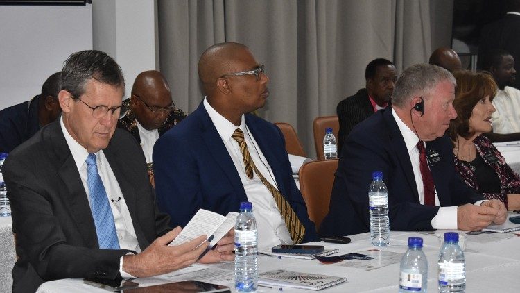 Representantes da sociedade civil também participaram no seminário