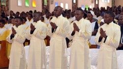 Ređenje pet đakona u Tanzaniji