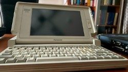  Laptop Jana Pawła II. Zdjęcia wykonane w Ośrodku Dokumentacji i Studium Pontyfikatu Jana Pawła II w Rzymie.