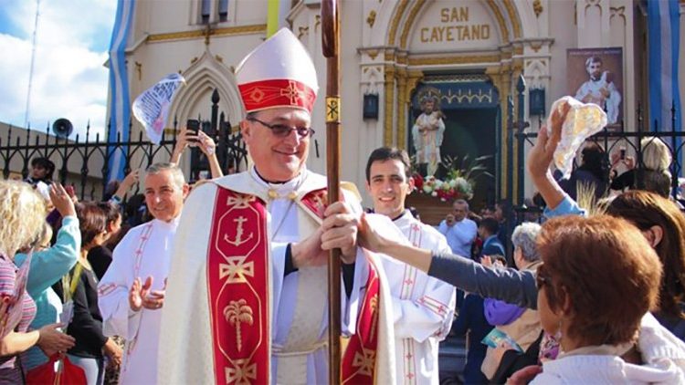 "La Virgen del Rosario intercede día y noche por todos sus hijos, sobre todo, como suelen hacerlo las mamás, con diligencia especial por quienes tienen mayores fragilidades". (Papa Francisco en videomensaje)