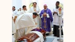 Funerais do padre Fabián Arcos no início de novembro