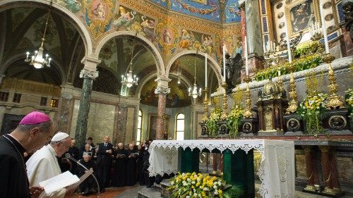 Св. Отец: Розарий – источник надежды и мира