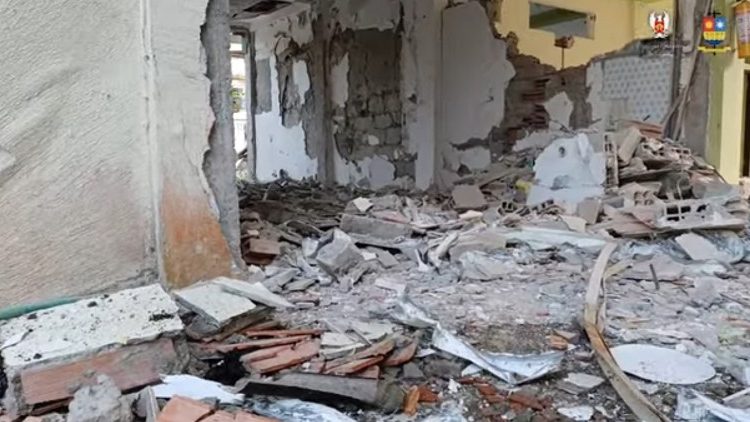 Estructuras del Vicariato Apostólico de Guapi en ruinas a causa de la explosión.