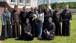 Des religieux et religieuses en Ukraine. 