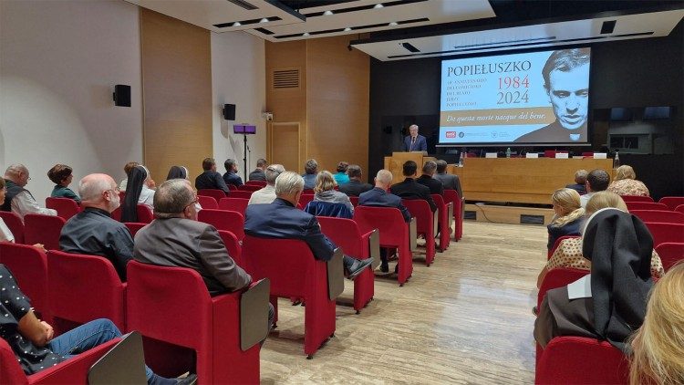 रोम के गि्रेगोरियन विश्वविद्यालय में एक सम्मेलन, (फाईल तस्वीर) 