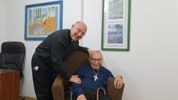 El Cardenal Pedro Barreto con el Padre Gustavo Gutiérrez