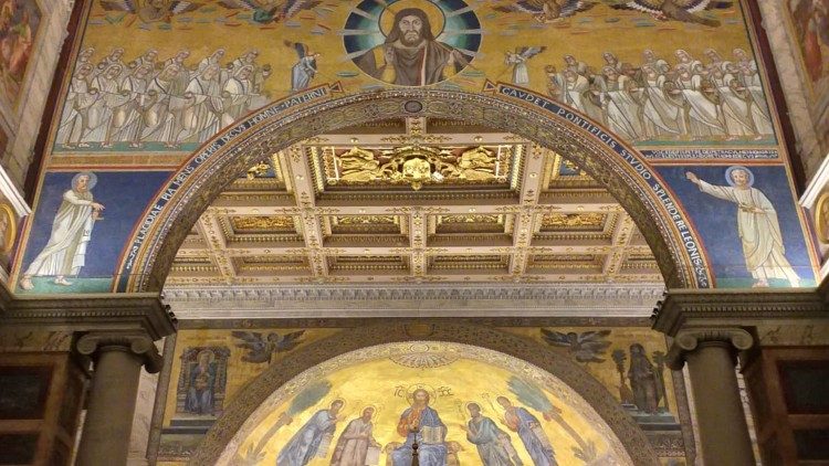 L'interno della Basilica di San Paolo fuori le Mura