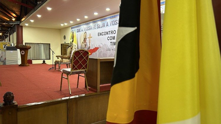 Il palco del "Centro de Conven&ccedil;&otilde;es" dove il Papa incontrer&agrave; i giovani