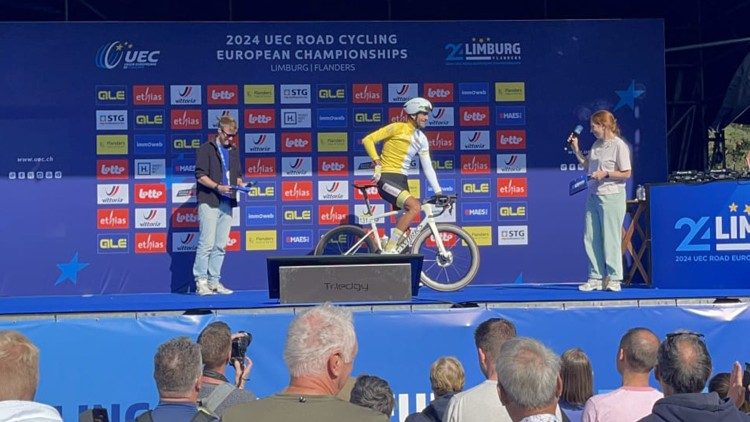 Schuurhuis intervistato sul palco degli Europei