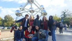 Wierni w Belgii podczas pielgrzymki papieża Franciszka w 2024 roku