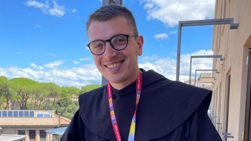 "Incendiare il mondo di amore", la missione social di fra Andrea