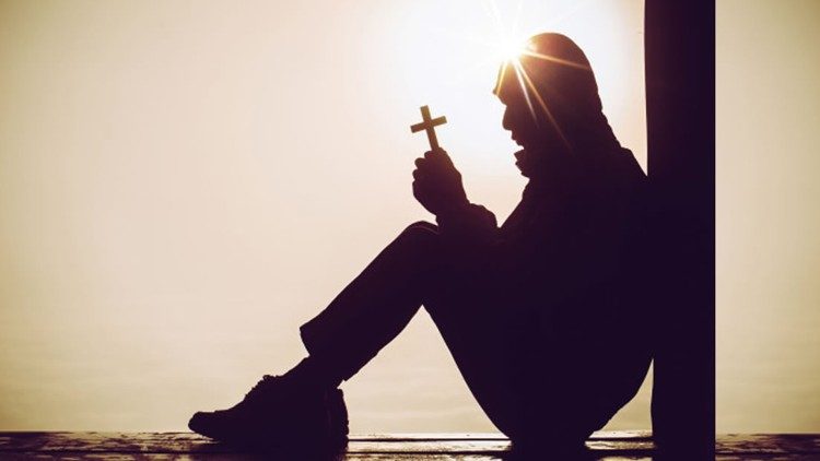 கடவுள் பாவியை மன்னிக்கிறார்