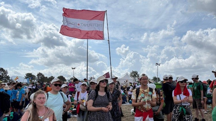 Junge Österreicher beim Jugend-Jubiläum in Tor Vergata