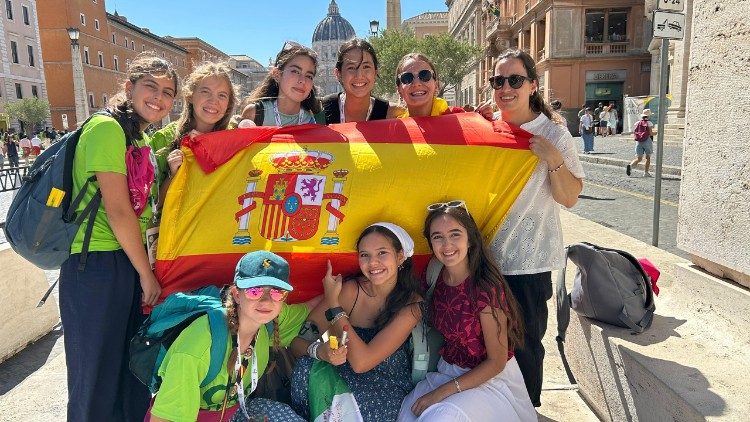 Grupo de peregrinas del Colegio Fomento Montealto de Madrid, España.