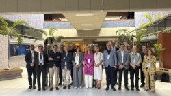 Participantes en la 28.ª Asamblea General de la Federación Internacional de Universidades Católicas, celebrada en Guadalajara, México