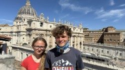 Katarína a Vojtech, mladí katolícki skauti