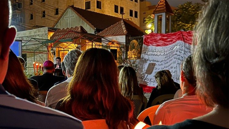 La marcia silenziosa in memoria dei morti e dei feriti