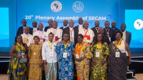 La Chiesa in Africa: i battezzati siano messaggeri e costruttori di speranza