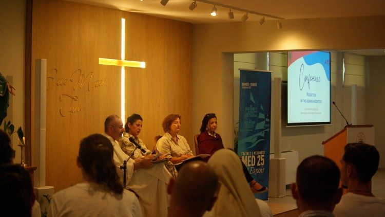 Në ambientet katolike në Tiranë