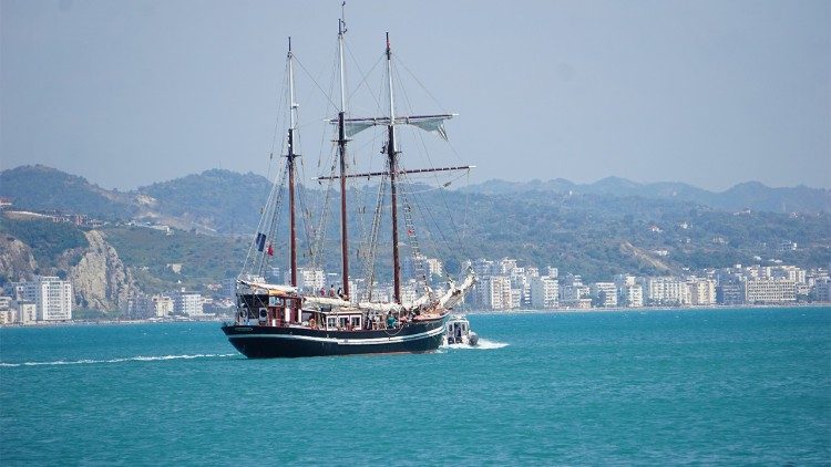 La "Bel Espoir" in navigazione