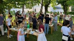 O piquenique de fim de ano na residência universitária dos Jesuítas em Liubliana, na Eslovênia