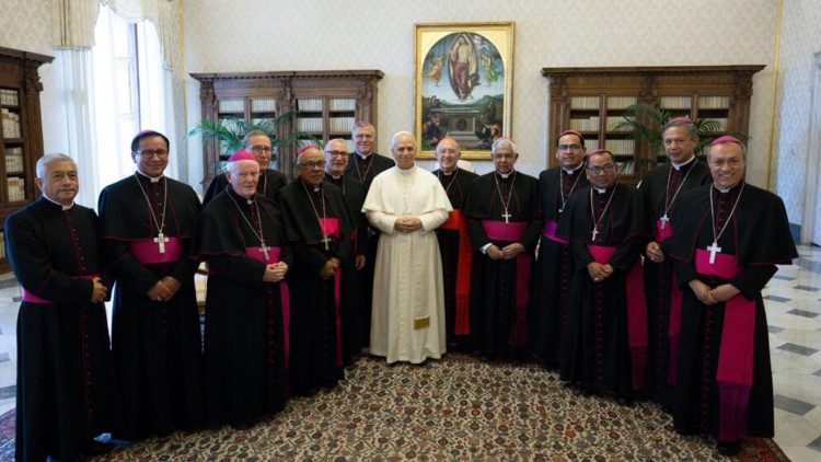 Visita ad limina dos bispos peruanos