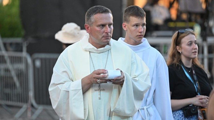 2025.08.11 vescovo Piotr Przyborek