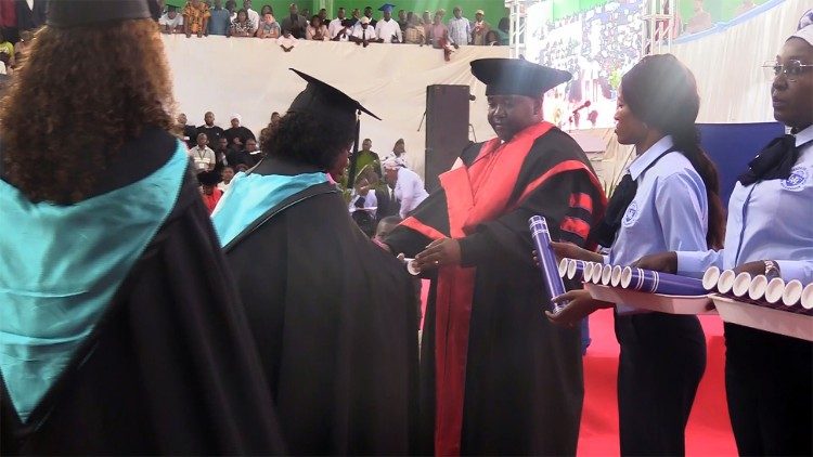 Momento central da entrega dos Diplomas