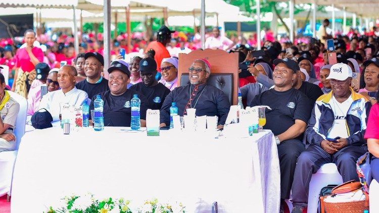 WAWATA wafundisheni watoto wenu imani ya kweli