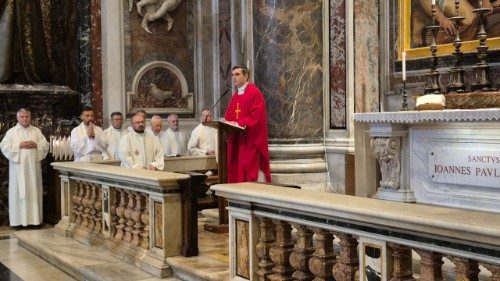 Ks. Jarosz przy grobie św. Jana Pawła II: przebaczanie owocem przyjęcia przebaczenia