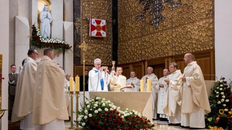 Msza św. w warszawskiej Katedrze Polowej (© Krzysztof Stępkowski / @ordynariat)