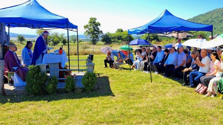 Misa za žrtve pokolja katoličkog puka župe Krnjeuše pokraj Bosanskog Petrovca