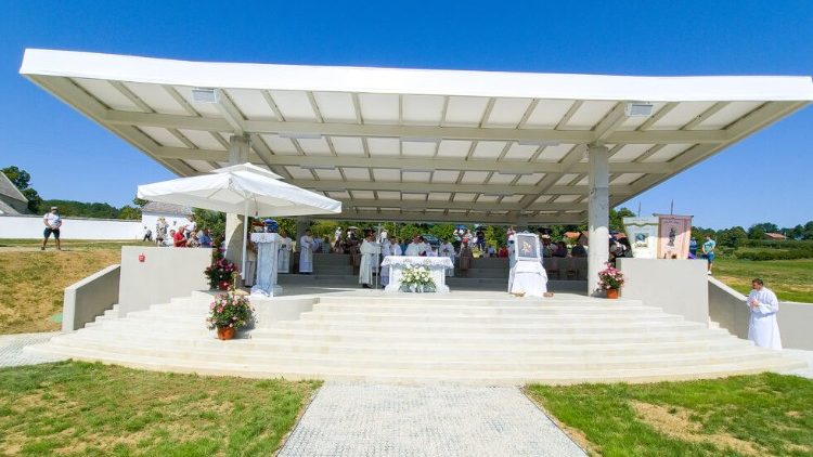 Blagoslovljena novoizgrađena crkva na otvorenom u Gori