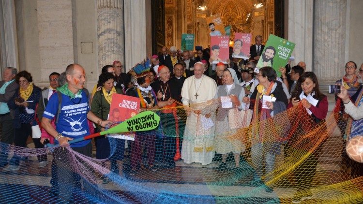 Un encuentro de los miembros de la Iglesia de Amazonia con Francisco 
