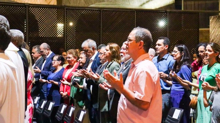 Fiéis durante a Missa