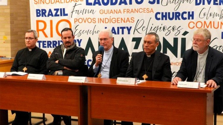 அமேசான் ஆயர் பேரவையில் பங்கேற்றோர்