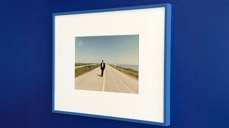 Una foto della mostra dedicata agli scatti di Luigi Ghirri.
