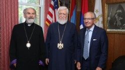 Արամ Ա  եւ Ֆրենք Քափրիոն