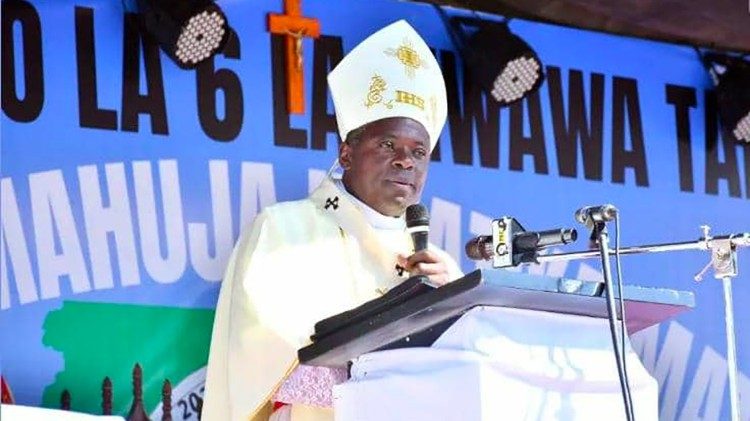 Archbishop Gervas Nyaisonga delivers his homily at Mass