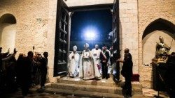 Il 28 agosto 2024, la Porta Santa della Basilica di Santa Maria di Collemaggio fu aperta dal cardinale Giuseppe Petrocchi, arcivescovo emerito de L’Aquila.